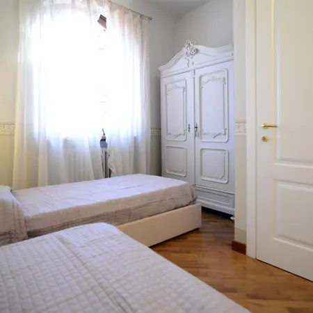 Сasa de vacaciones Ghepy House *
